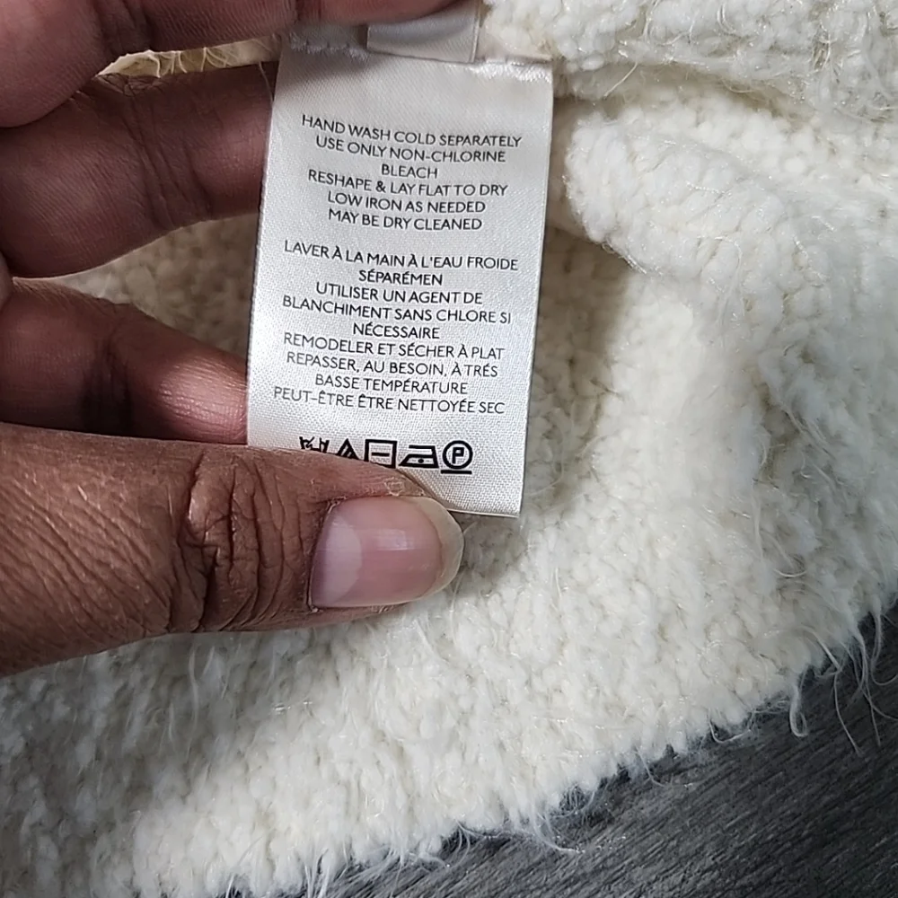 Free People Sweater Womens Medium Icing Cream Fuzzy Oversize Soft Slouchy V Neck - Picture 10 of 10